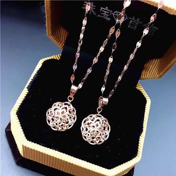 Νέο μοντέλο λεπτό γυναικείο κολιέ με μενταγιόν σε χρυσό χρώμα