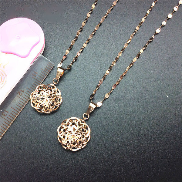 Νέο μοντέλο λεπτό γυναικείο κολιέ με μενταγιόν σε χρυσό χρώμα