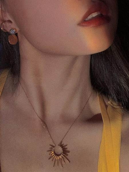 Uus mudel naiste kaasaegne kaelakee - kaks värvi