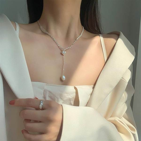 Γυναικείο ντελικάτο κολιέ με μαργαριτάρι μενταγιόν