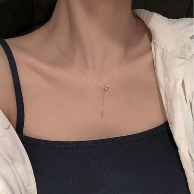 Κομψό κολιέ με διακοσμητικό μαργαριτάρι