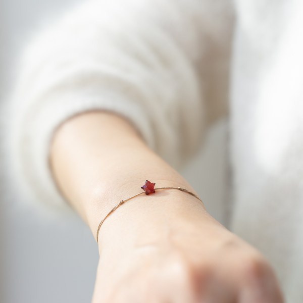 Γυναικείο βραχιόλι με μενταγιόν με αστέρι