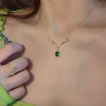 Λεπτό γυναικείο κολιέ με μενταγιόν - διακοσμητική πράσινη πέτρα