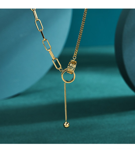 Elegantna ženska ogrlica s dvostrukim prstenastim privjeskom