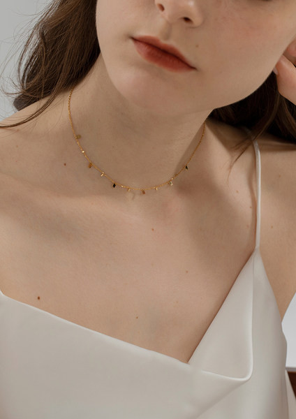 Naiste õrn kaelakee - kaks mudelit