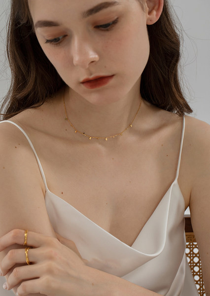 Naiste õrn kaelakee - kaks mudelit