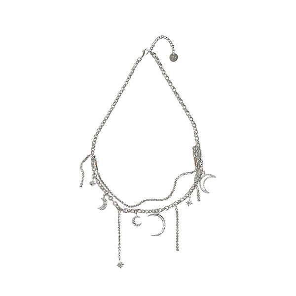Μοντέρνο κολιέ με πολλά μενταγιόν σε ασημί χρώμα