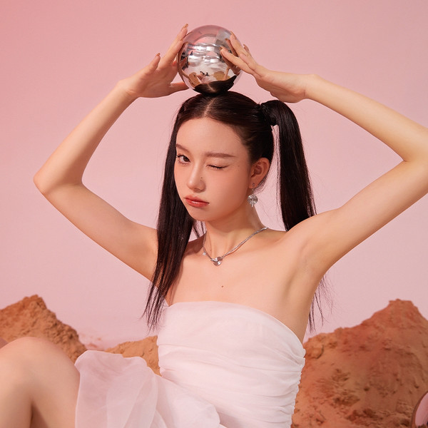 Γυναικείο ασημένιο κολιέ με πέτρες και μενταγιόν