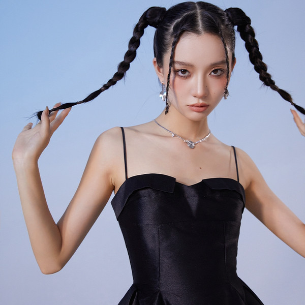 Γυναικείο ασημένιο κολιέ με πέτρες και μενταγιόν