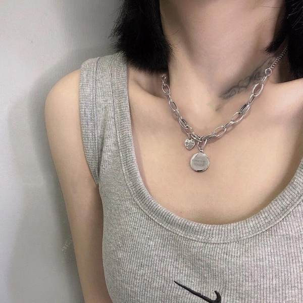 Uue mudeli ripatsiga naiste kaelakee - hõbedast värvi