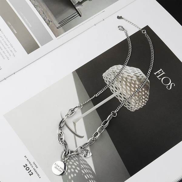 Uue mudeli ripatsiga naiste kaelakee - hõbedast värvi