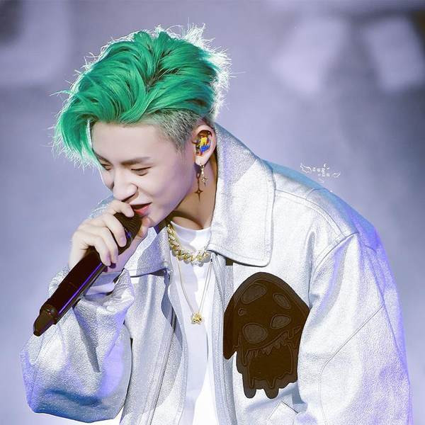 Γυναικείο κολιέ με μενταγιόν σε χρυσό και ασημί χρώμα