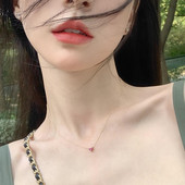 Μοντέρνα γυναικεία λεπτή αλυσίδα με χρωματιστή πέτρα