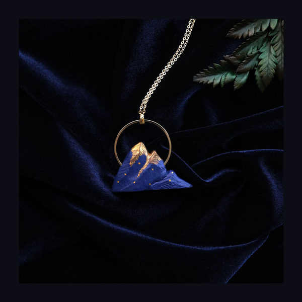 Γυναικείο κολιέ με μενταγιόν κατάλληλο για καθημερινή χρήση