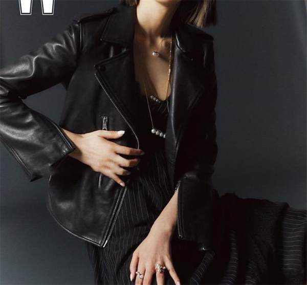 Λεπτό χρυσό χρώμα κολιέ με πέρλες