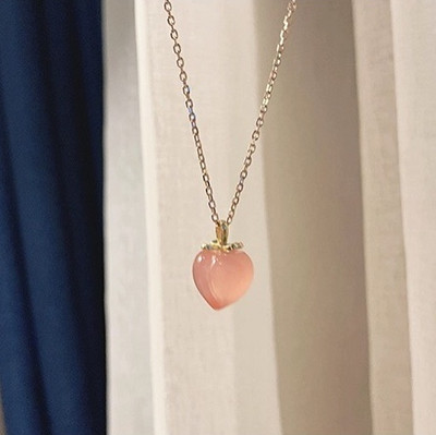 Kuldne ripatsiga kaelakee