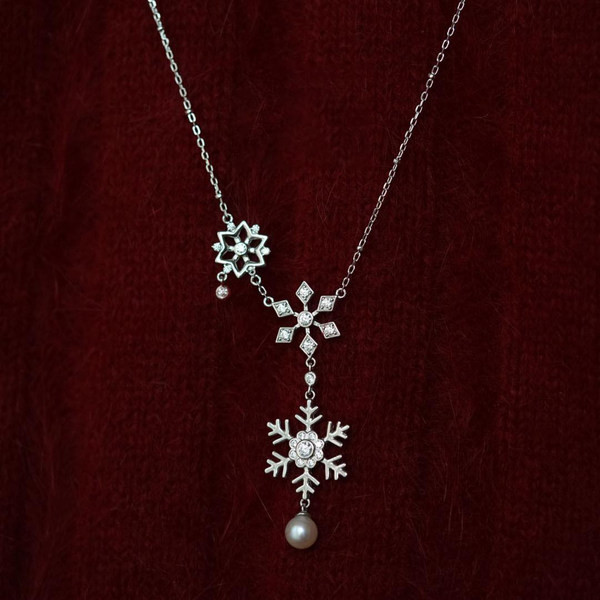 Γυναικεία λεπτή αλυσίδα με μενταγιόν - ασημί χρώμα