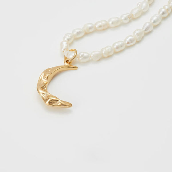 Γυναικείο κολιέ με φεγγάρι μενταγιόν και χάντρες