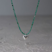 Γυναικείο κολιέ με χάντρες και μενταγιόν καρδιά