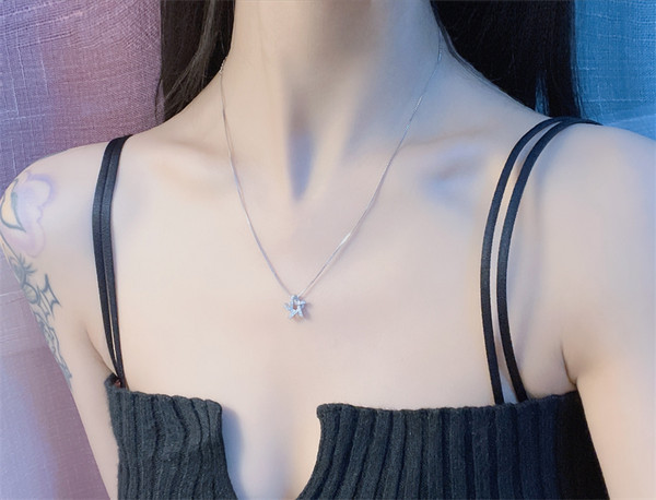 Γυναικείο λεπτό κολιέ με μενταγιόν αστέρι