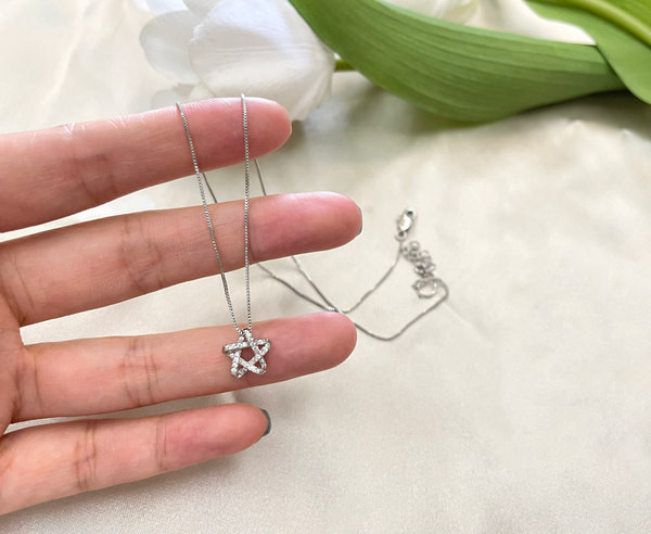 Γυναικείο λεπτό κολιέ με μενταγιόν αστέρι