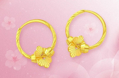 Γυναικεία σκουλαρίκια σε χρυσό χρώμα και λουλούδια