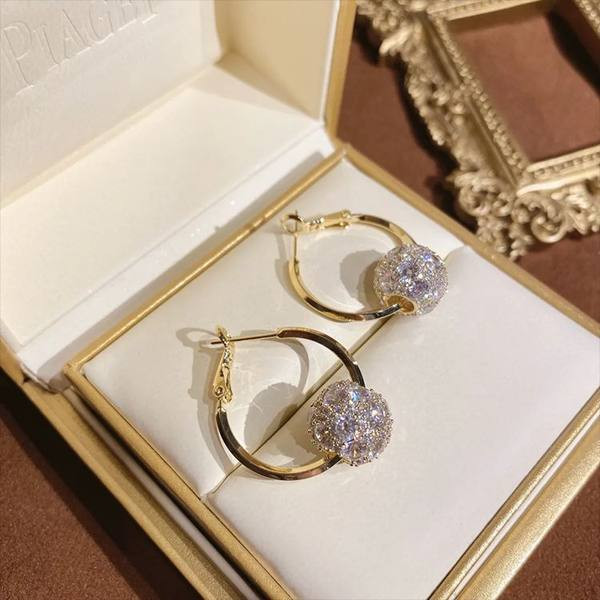 Ženske moderne naušnice sa ukrasnim kamenčićima novi model