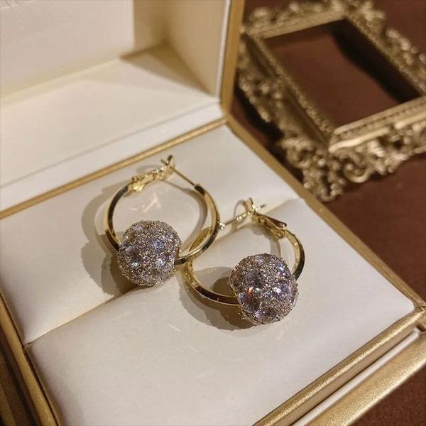 Ženske moderne naušnice sa ukrasnim kamenčićima novi model