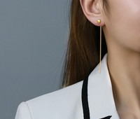 Γυναικεία κρεμαστά  σκουλαρίκια σε χρυσό χρώμα