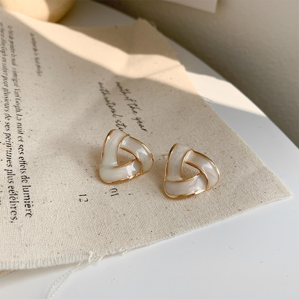 Naujo modelio maži auskarai - moterims