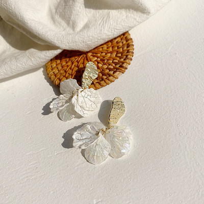 Γυναικεία κρεμαστά σκουλαρίκια σε δύο χρώματα