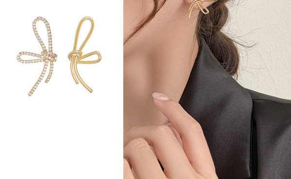 Elegantne naušnice s ukrasnim kamenčićima za žene