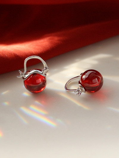 Λεπτά γυναικεία σκουλαρίκια με πέρλα