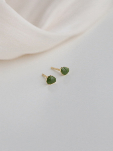 Väikesed naiste kiviga kõrvarõngad - hõbedane ja kuldne värv