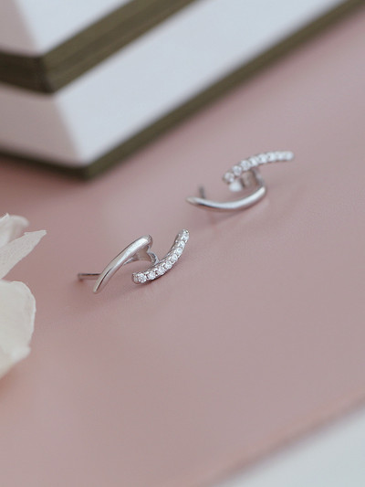 Naiste väikesed kivikestega kõrvarõngad