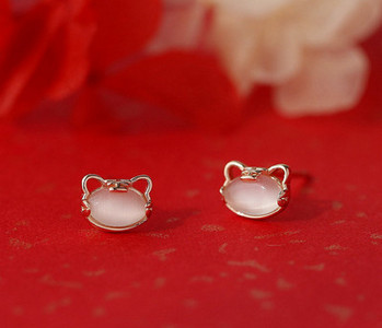 Γυναικεία σκουλαρίκια διάφορα μοντέλα με διακοσμητικές πέτρες