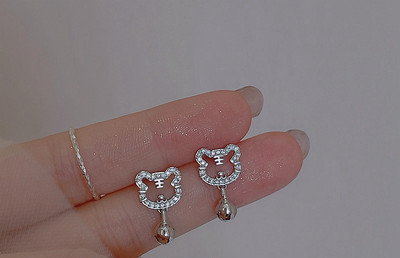 Γυναικεία σκουλαρίκια διάφορα μοντέλα με διακοσμητικές πέτρες