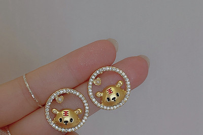 Γυναικεία σκουλαρίκια διάφορα μοντέλα με διακοσμητικές πέτρες