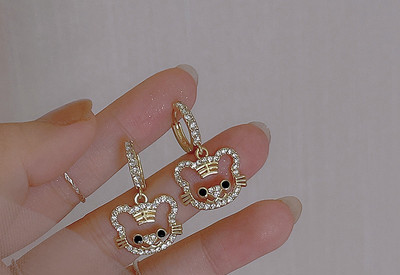 Γυναικεία σκουλαρίκια διάφορα μοντέλα με διακοσμητικές πέτρες