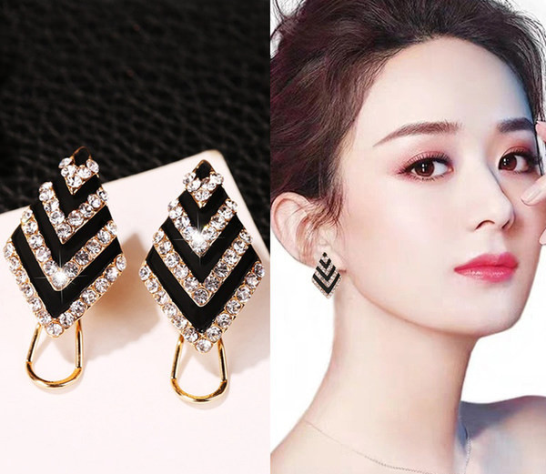 Ženske svečane naušnice sa ukrasnim kamenčićima