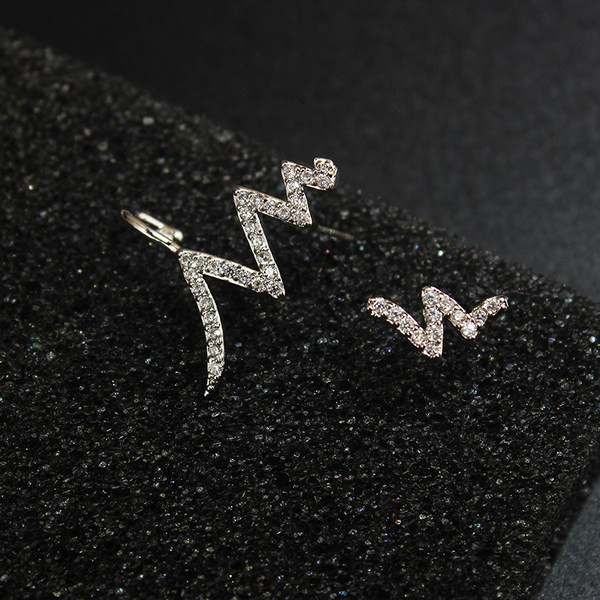 Γυναικεία σκουλαρίκια με πέτρες - σε ασημί χρώμα