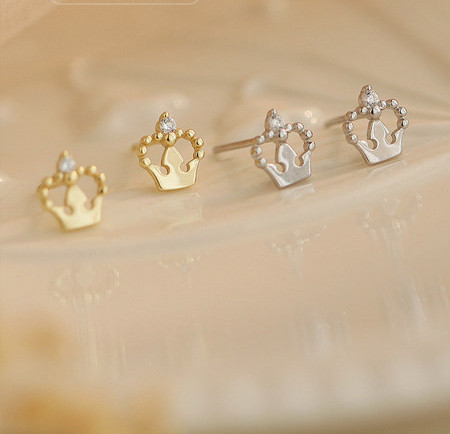 Γυναικεία σκουλαρίκια σε σχήμα Κορανίου σε δύο χρώματα