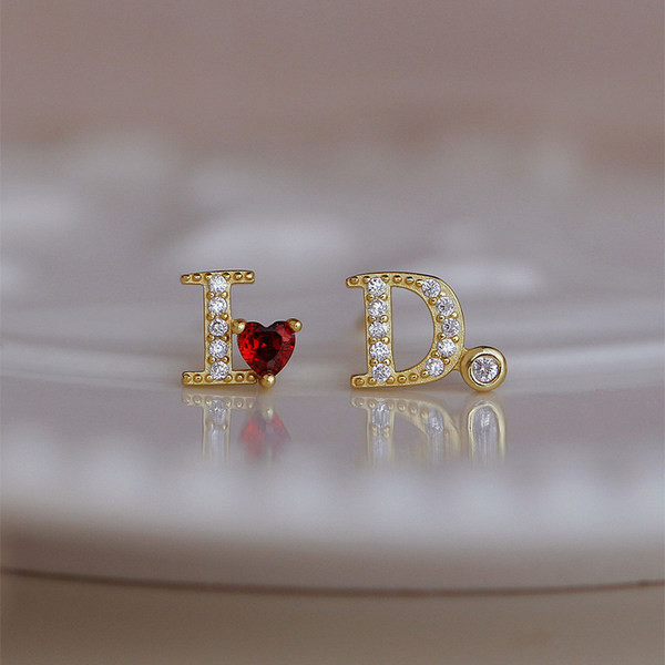 Moodsad naiste kividega kõrvarõngad - kuldset ja hõbedast värvi