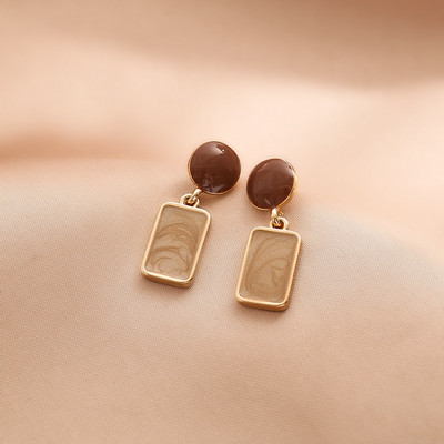 Γυναικεία τετράγωνα σκουλαρίκια