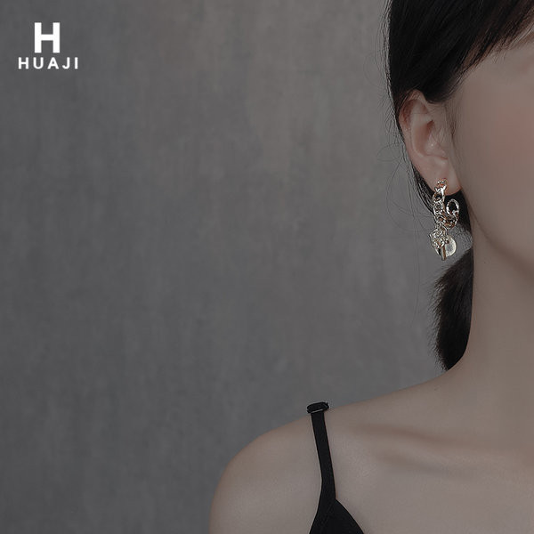 Ležerne ženske naušnice sa privjeskom - srebrne boje