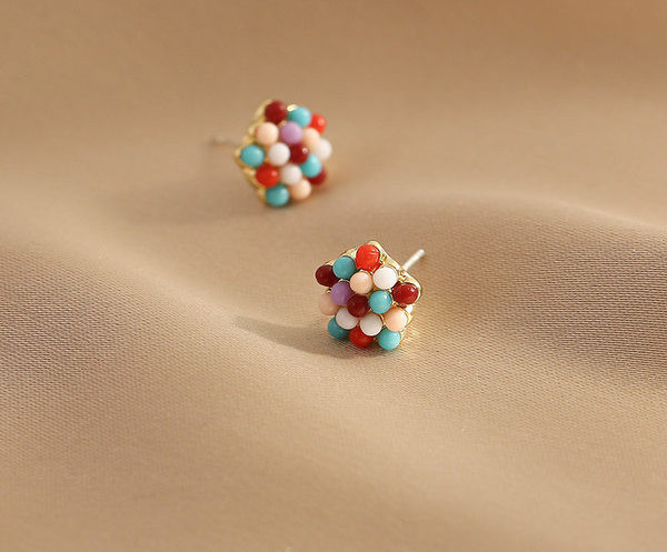 Naiste dekoratiivsete värviliste helmestega kõrvarõngad