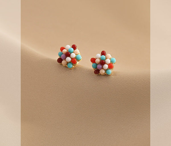 Naiste dekoratiivsete värviliste helmestega kõrvarõngad