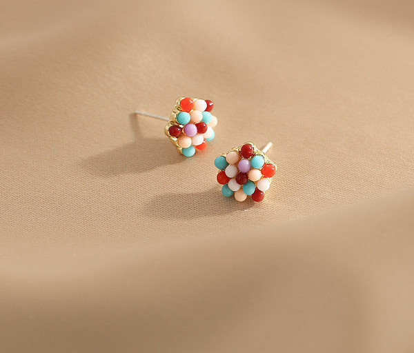 Naiste dekoratiivsete värviliste helmestega kõrvarõngad