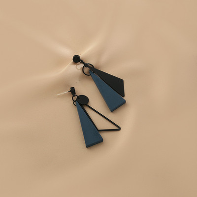 Νέο μοντέλο σκουλαρίκια - για γυναίκες