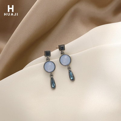 Μοντέρνα γυναικεία κρεμαστά σκουλαρίκια με πέτρες